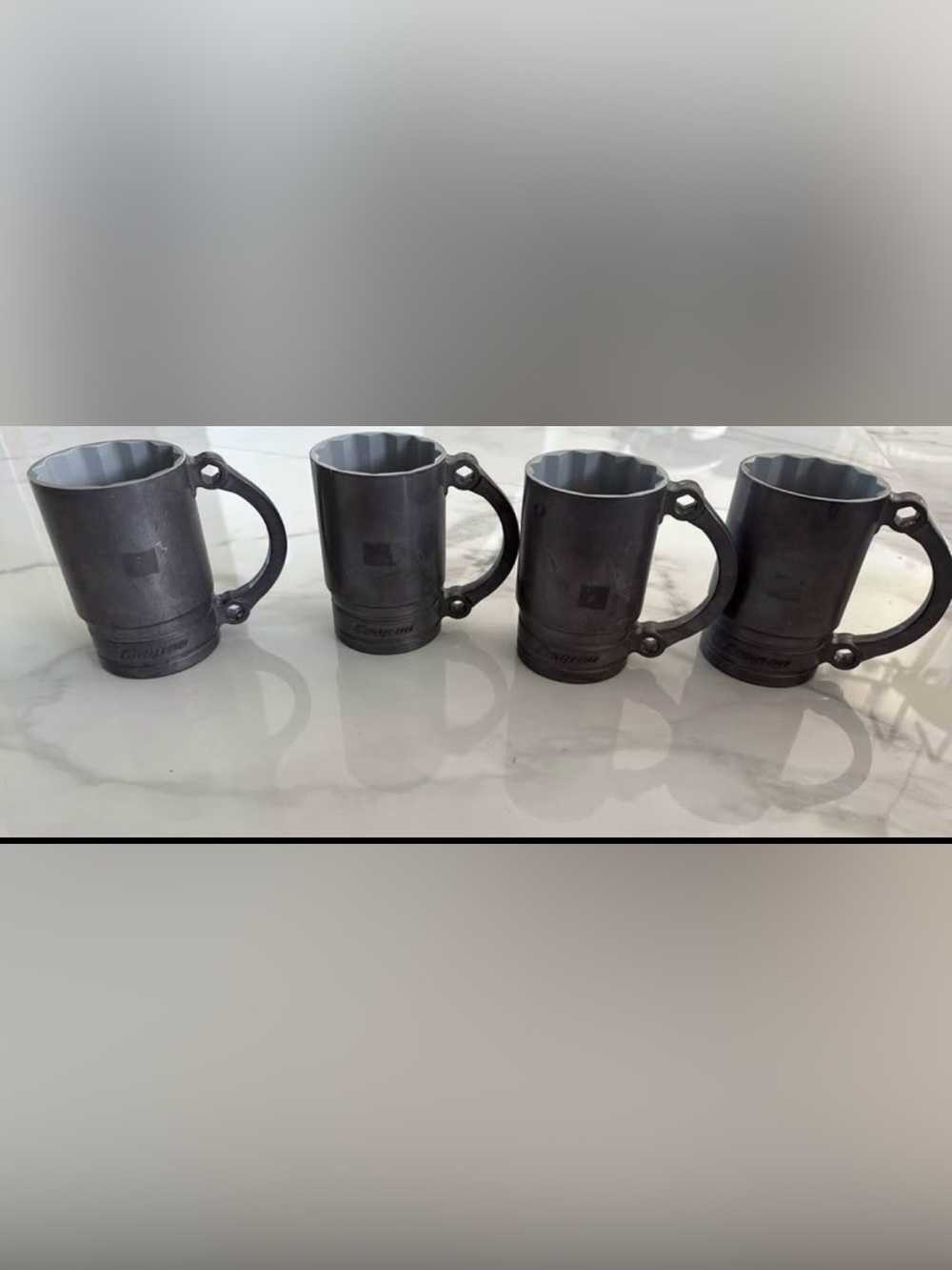Set of 4 snap on mugs